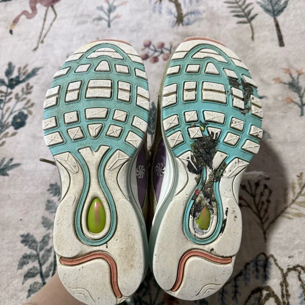 Nike Kids Air Max 97 SE sun club- copa wheat grass Pastel Sneakers 3.5 Y